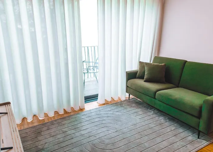 Near To Crystal Palace Oporto