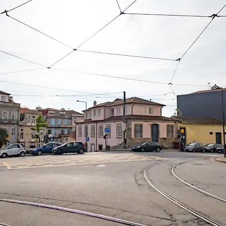 Near To Crystal Palace * Porto