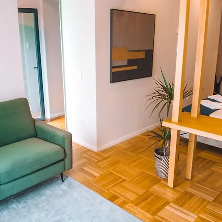 Near To Crystal Palace بورتو