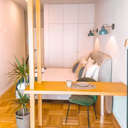 Near To Crystal Palace * بورتو