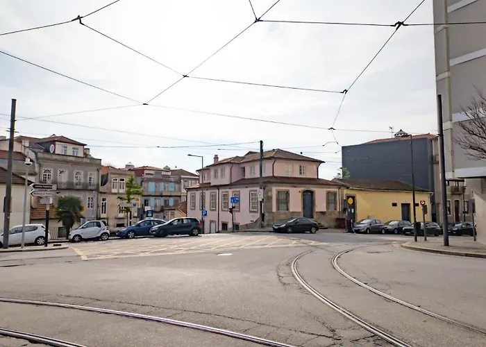 Near To Crystal Palace * Porto