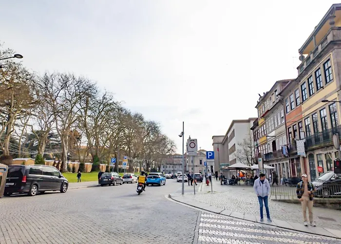 Near To Crystal Palace بورتو