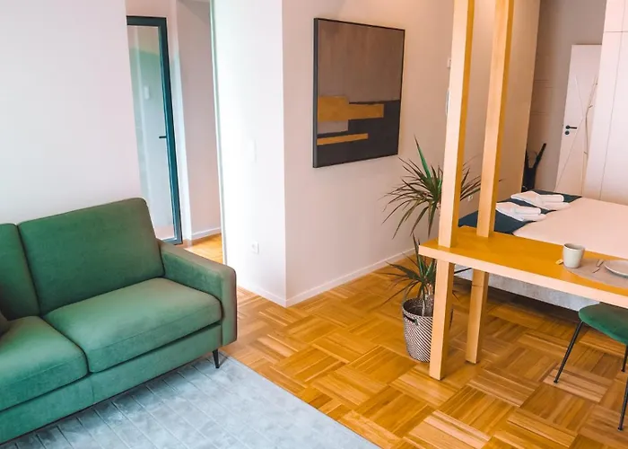 Near To Crystal Palace Порту