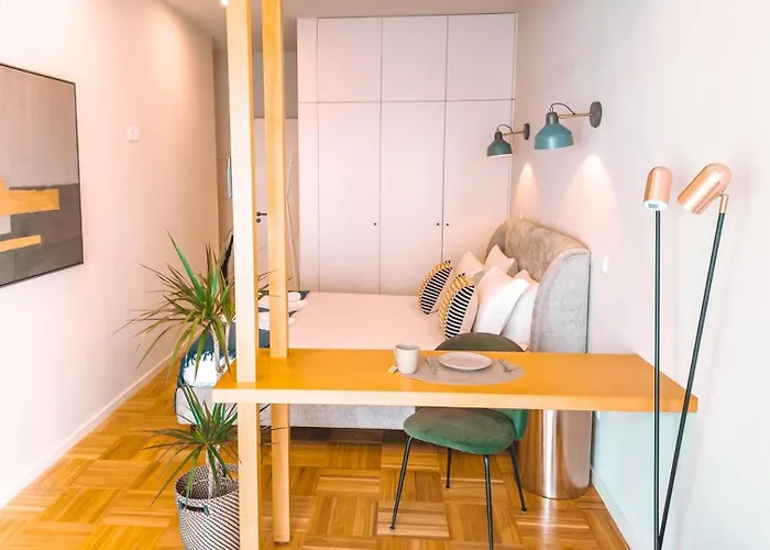 Near To Crystal Palace * بورتو